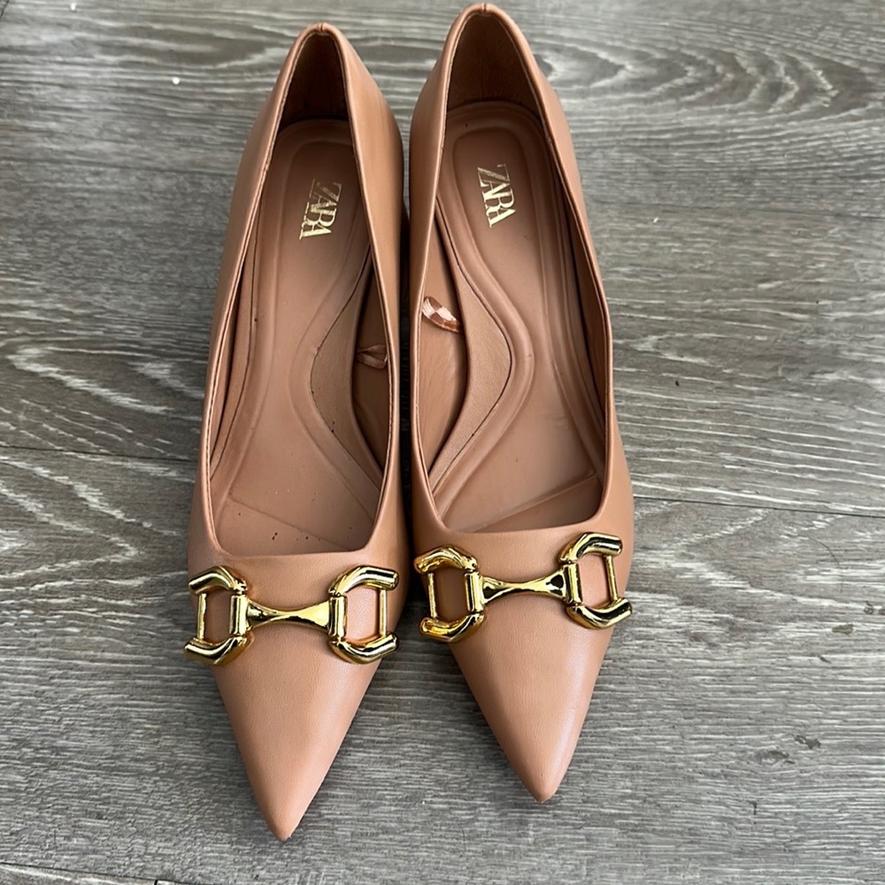 Zara Buckled Chain Chunky High Heel Size 6 1/2 US 37 EU